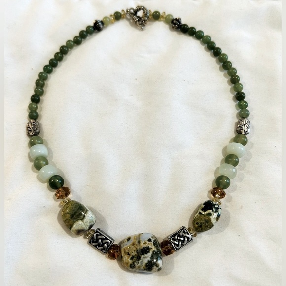 Natural Stone Green and Silver Beaded Necklace - Picture 1 of 4